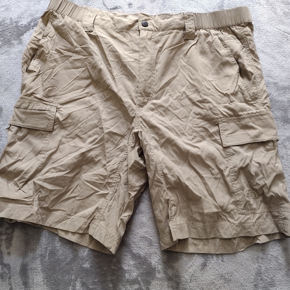 The North Face Beige Cargo Shorts Mens XL